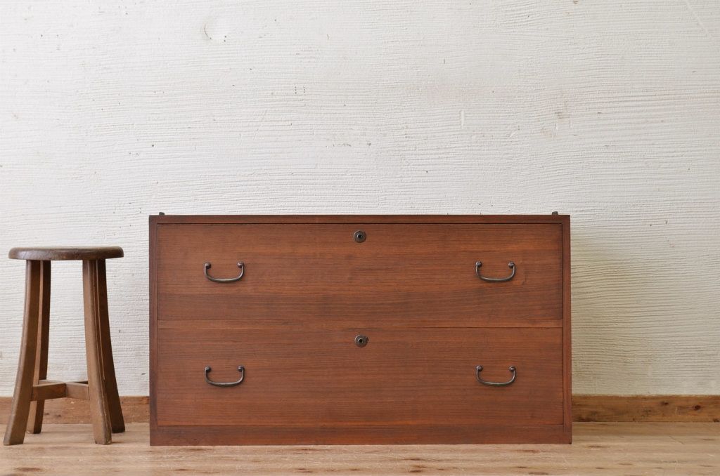 美品!シンプルなアンティークローボード(ローチェスト)