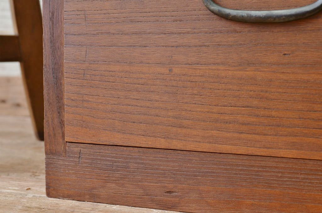 美品!シンプルなアンティークローボード(ローチェスト)