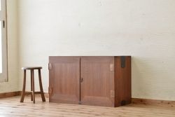 アンティーク家具　古い木のシンプルな観音開き時代箪笥ローボード