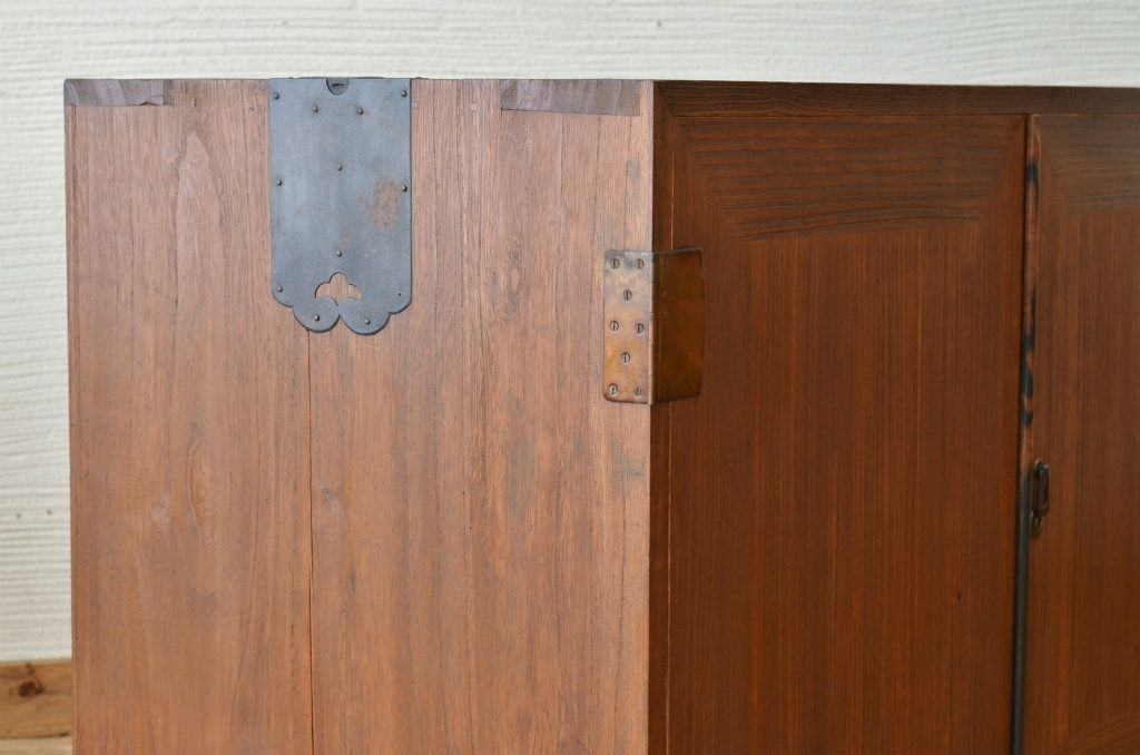 アンティーク家具　古い木のシンプルな観音開き時代箪笥ローボード