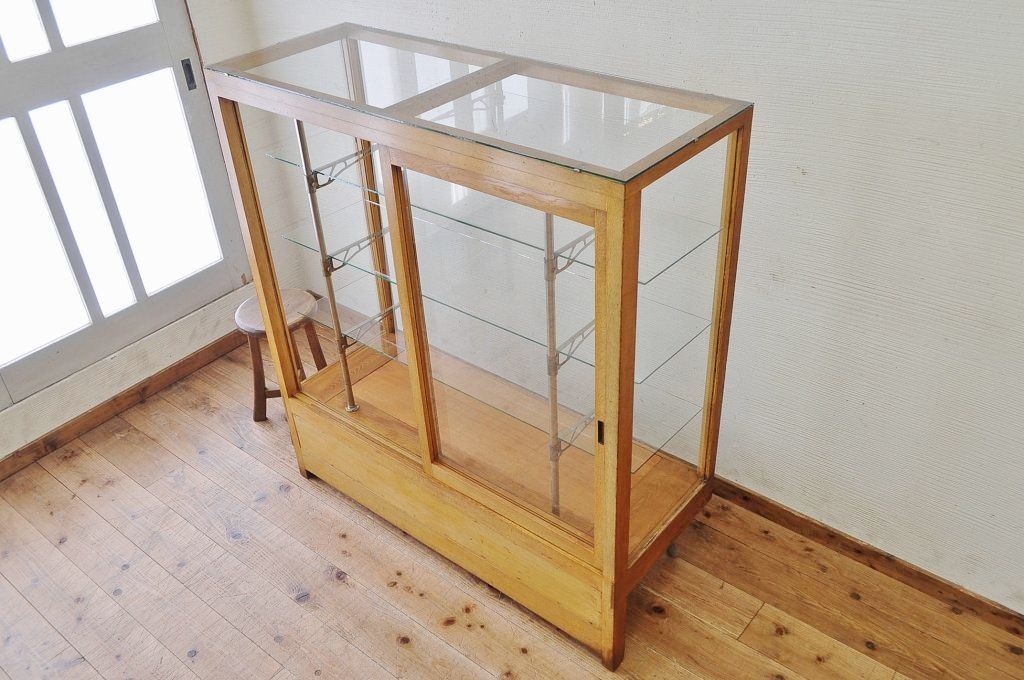 レトロ家具　古い駄菓子屋のレトロで大きなガラスケース