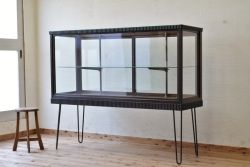 アンティーク家具　古いタバコ屋の大きな鉄脚ガラスケース(ショーケース)