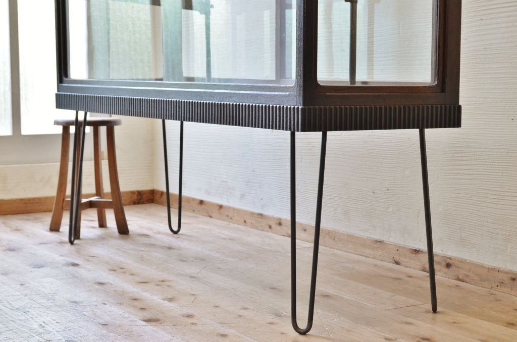 アンティーク家具　古いタバコ屋の大きな鉄脚ガラスケース(ショーケース)