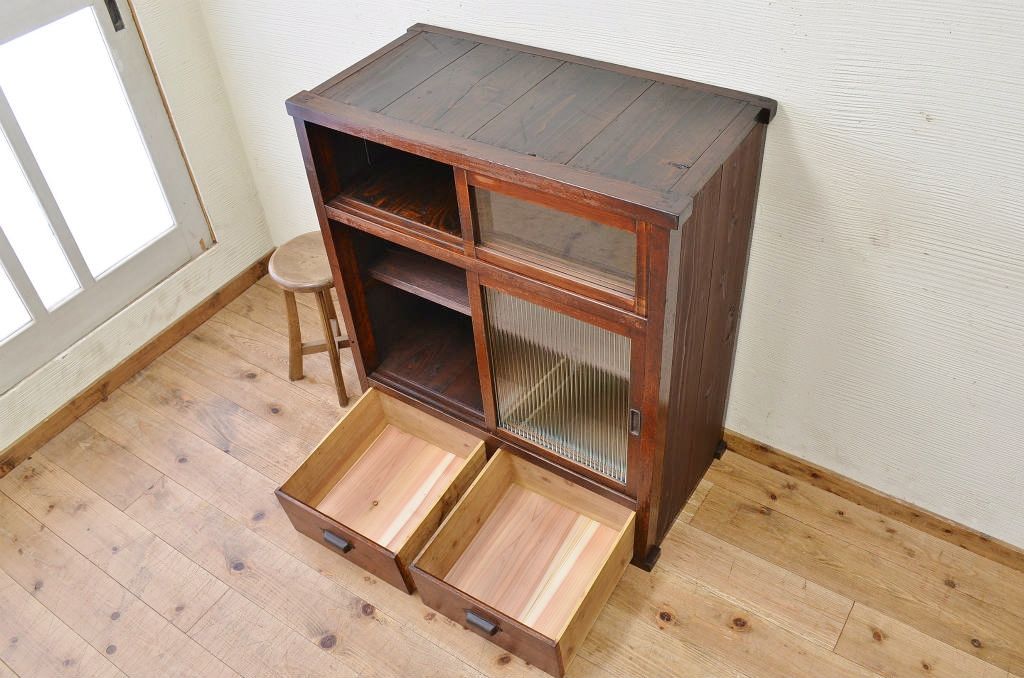 アンティーク家具　★使い込まれたアンティーク収納棚(食器棚)