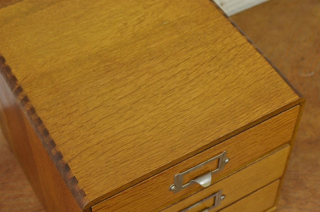 アンティーク家具　古いナラ材のアンティーク小引き出し
