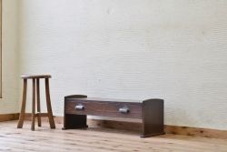 小振りなアンティーク文机