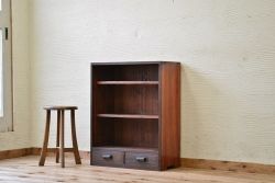アンティーク家具　小振りなアンティーク飾り棚