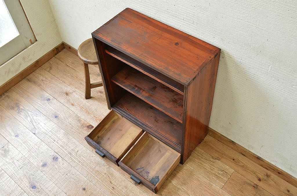 アンティーク家具　小振りなアンティーク飾り棚