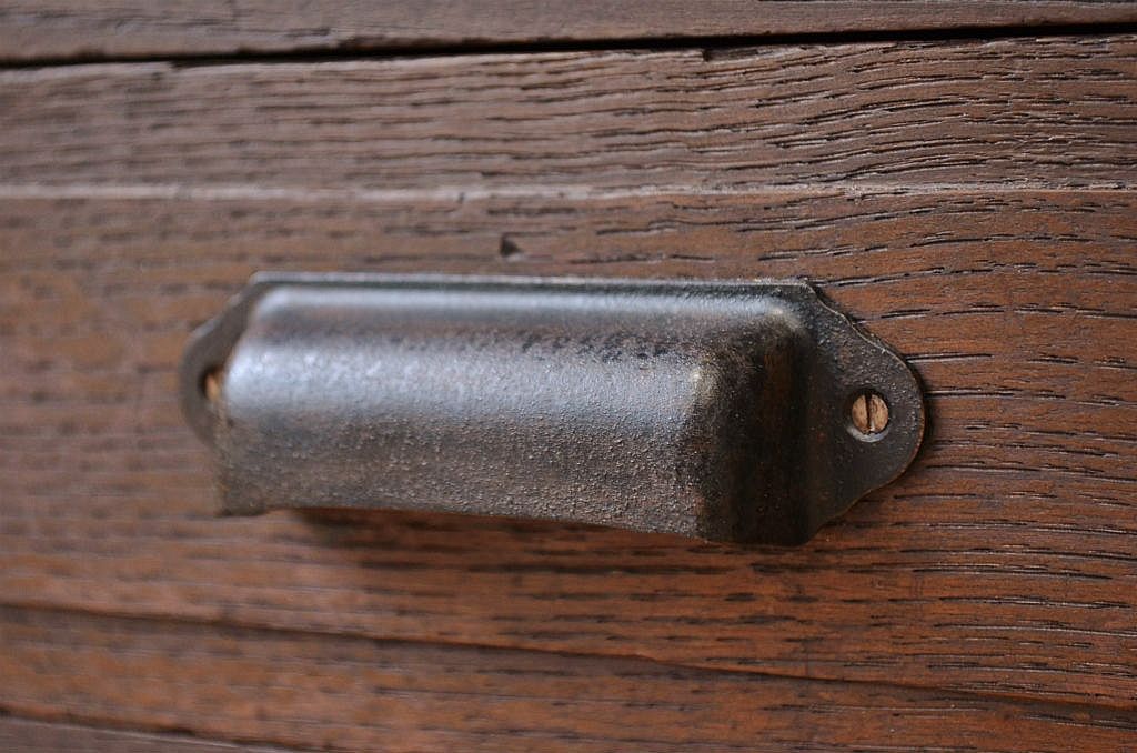 アンティーク家具　小振りなアンティーク飾り棚