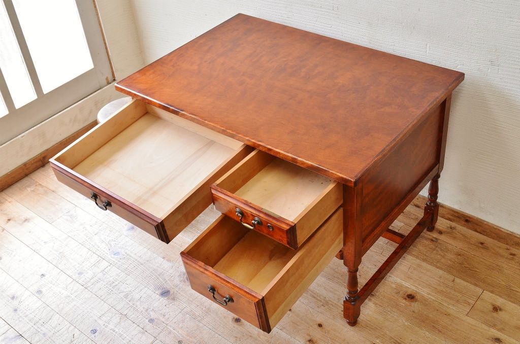 アンティーク家具　メーカー不明　作りの良いデスク(机、在宅ワーク、在宅用テーブル)