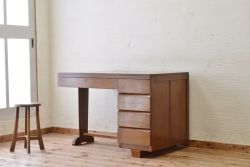 レトロなデザインのシンプルなアンティーク片袖机