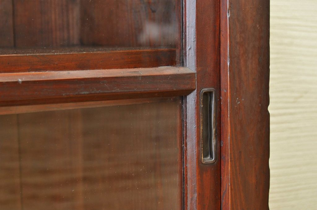 アンティーク家具　シンプルな横長アンティーク収納棚(飾り棚)