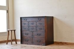アンティーク家具　古民具　骨董　木目の素晴らしい引き出し11杯時代箪笥
