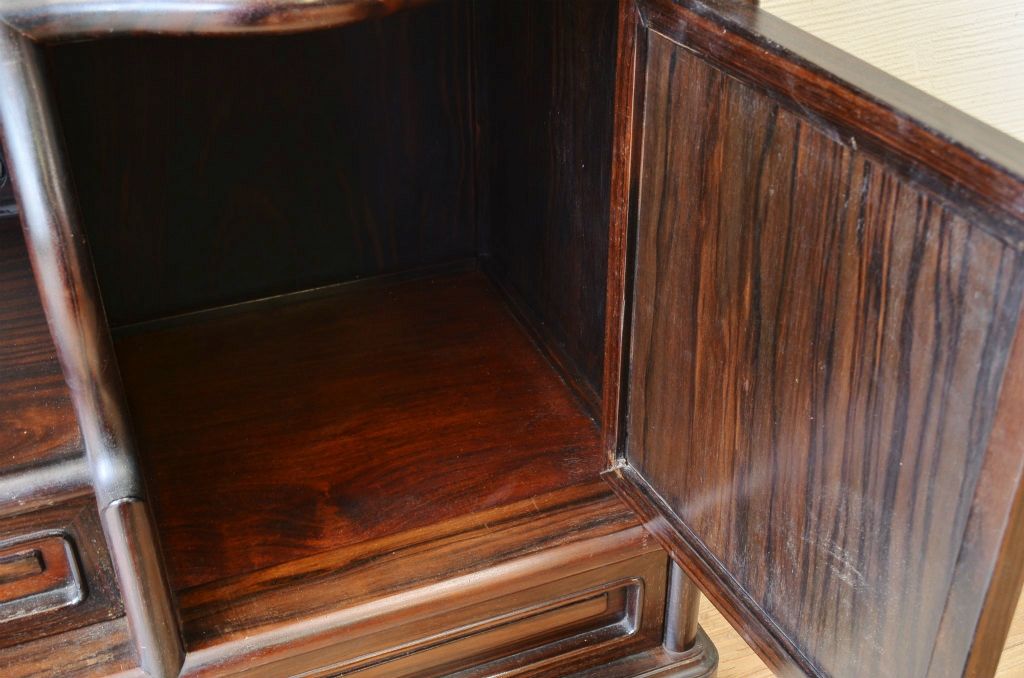 アンティーク家具　重厚!縞黒檀製の飾り棚(茶棚)
