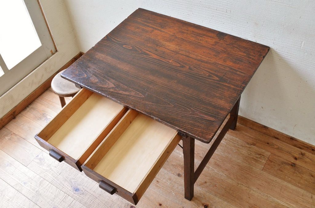 アンティーク家具　素敵な雰囲気!使い込まれた引き出し付き作業台(平机)