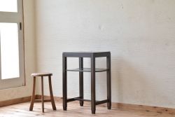 アンティーク家具　シンプルなアンティークサイドテーブル(花台)