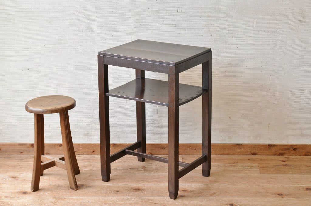アンティーク家具　シンプルなアンティークサイドテーブル(花台)
