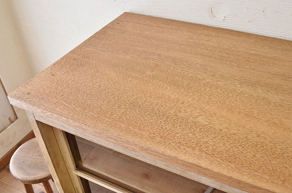 アンティーク家具　素敵な雰囲気!大振りなアンティークカウンターテーブル(収納棚)