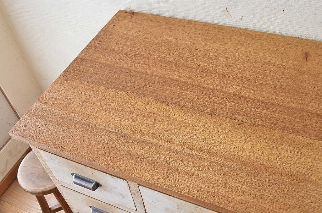 アンティーク家具　大振りなアンティーク16杯引き出し(カウンターテーブル)