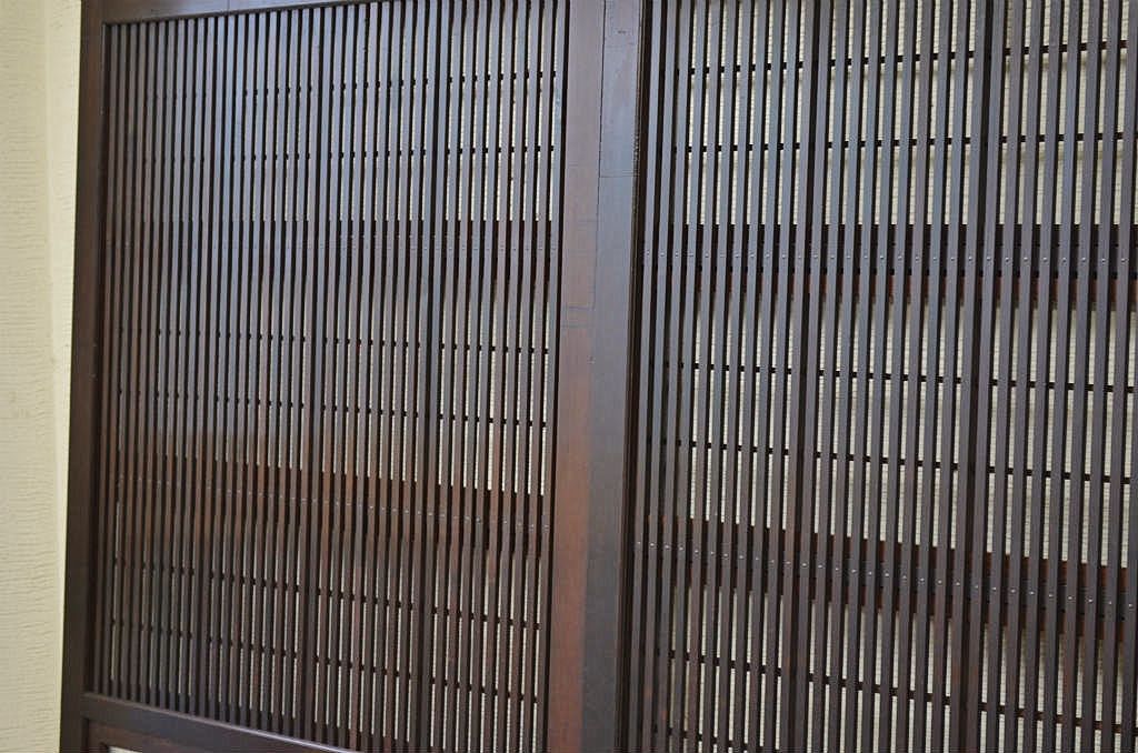古民具　骨董　腰板欅の味わい深い格子戸4枚セット