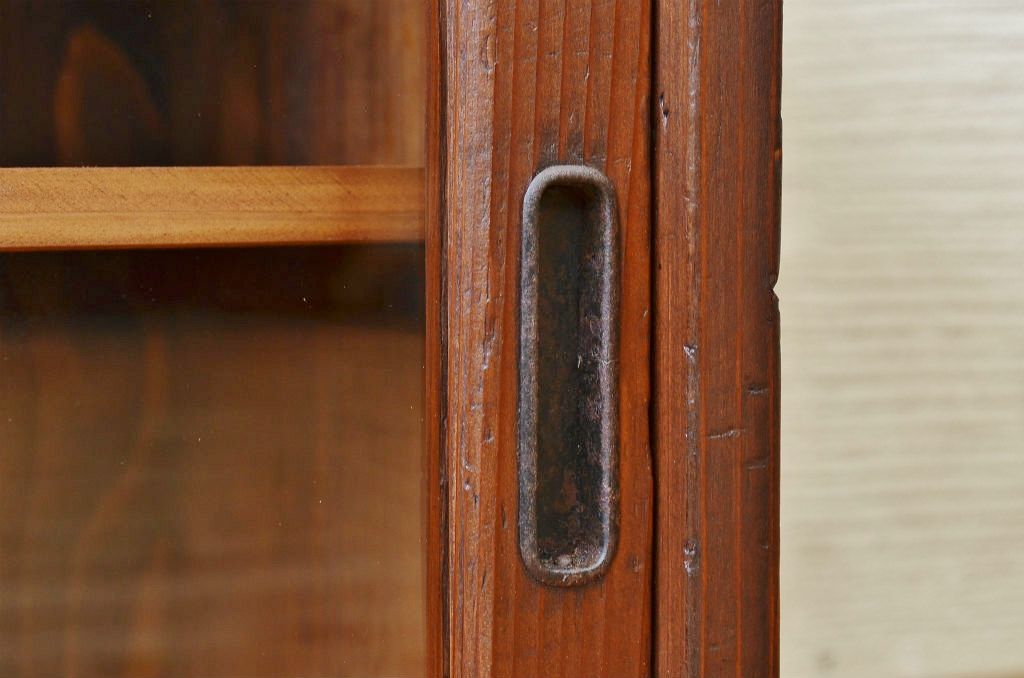 アンティーク家具　古い木のシンプルなアンティーク収納棚(ローボード)