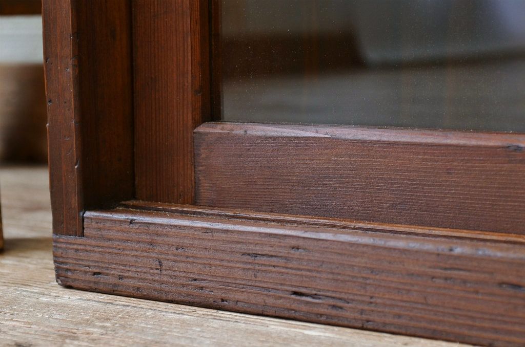 アンティーク家具　古い木のシンプルなアンティーク収納棚(ローボード)