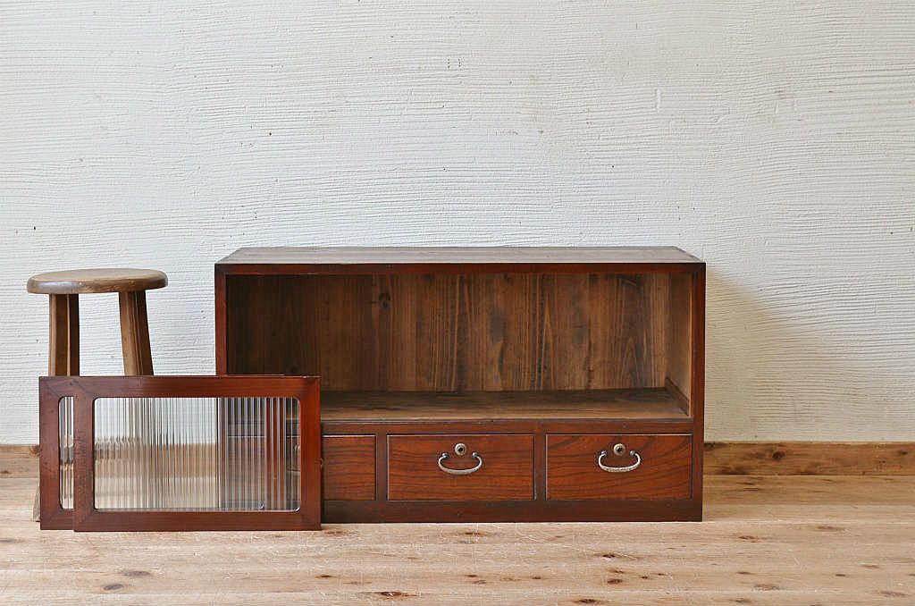 アンティーク家具　漆の綺麗なモールガラスローボード