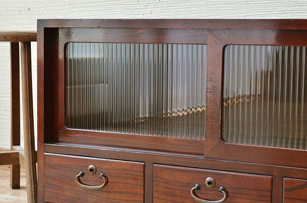 アンティーク家具　漆の綺麗なモールガラスローボード