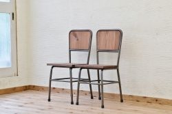 アンティーク家具　古い鉄脚のシンプルな椅子(イス)1
