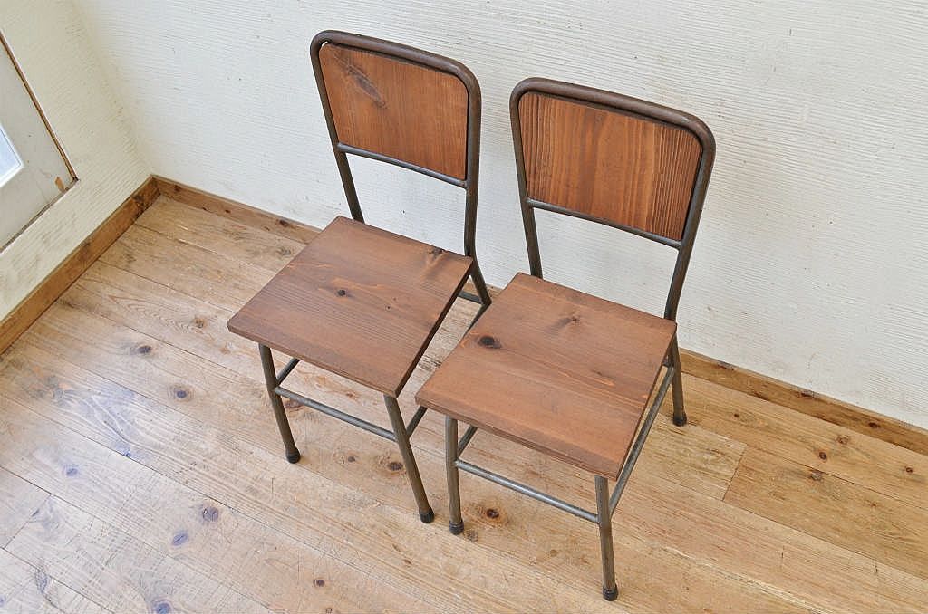 アンティーク家具　古い鉄脚のシンプルな椅子(イス)1