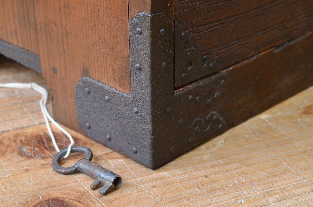 アンティーク家具　古民具　骨董　大振りな時代箪笥