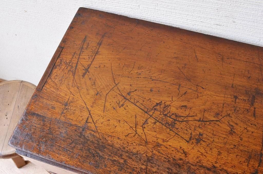 アンティーク家具　素敵な雰囲気!古いナラ材の9杯引き出し