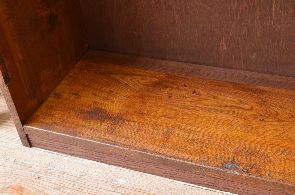 アンティーク家具　シンプルなアンティーク飾り棚(本棚)