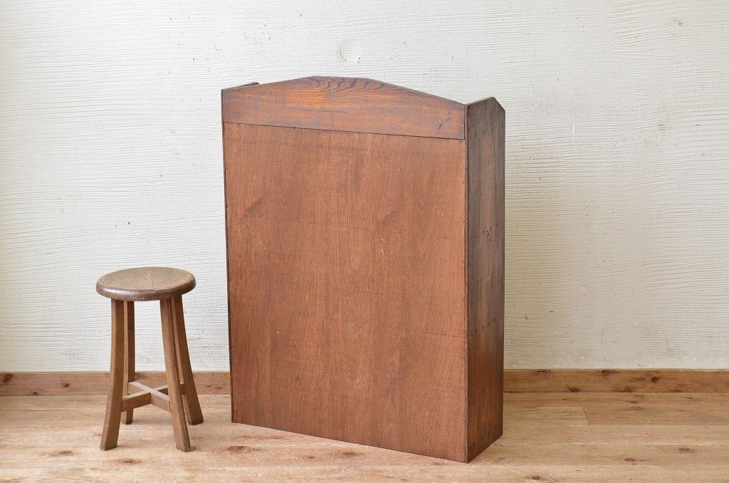 アンティーク家具　シンプルなアンティーク飾り棚(本棚)