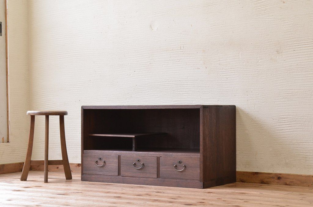 アンティーク家具　古い木のシンプルなアンティークローボード