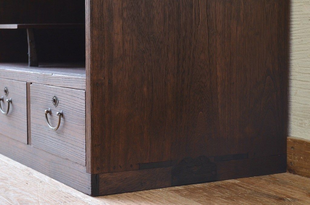 アンティーク家具　古い木のシンプルなアンティークローボード