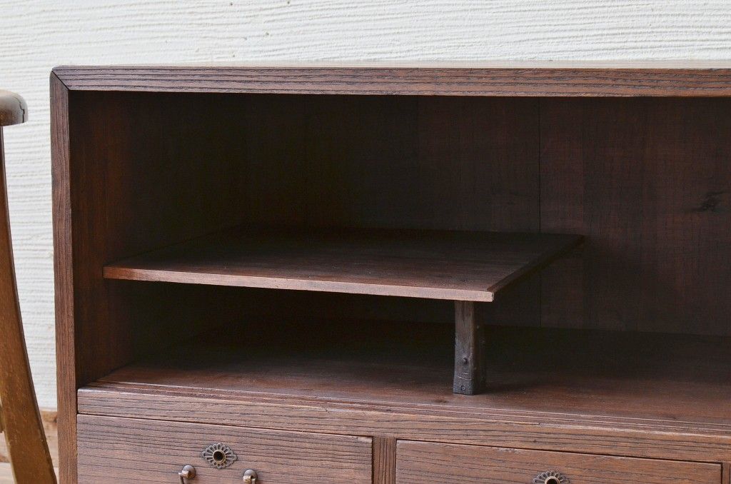 アンティーク家具　古い木のシンプルなアンティークローボード