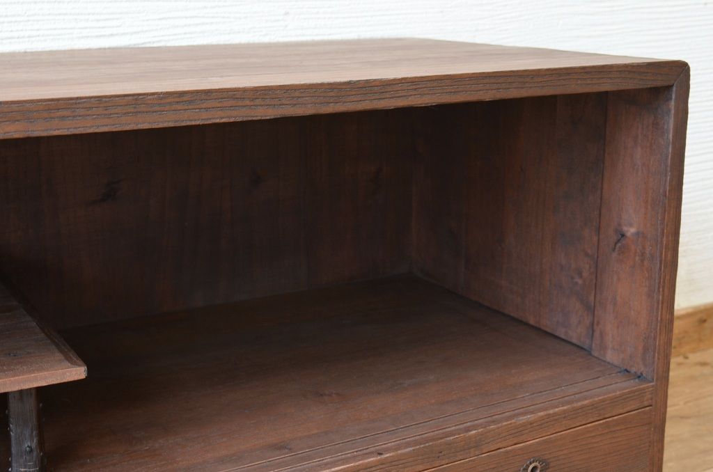 アンティーク家具　古い木のシンプルなアンティークローボード