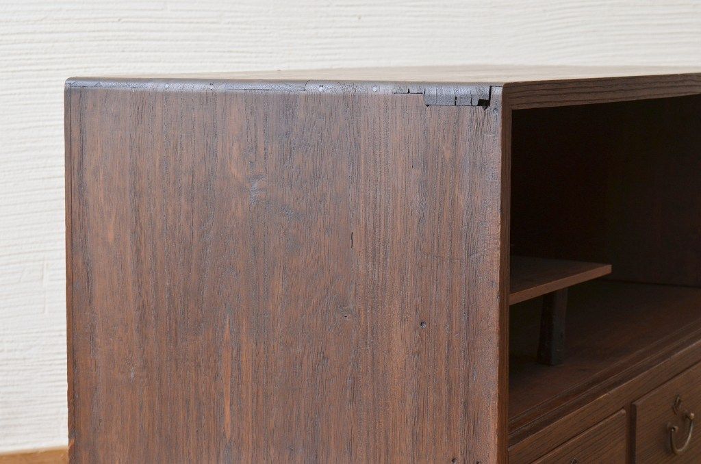 アンティーク家具　古い木のシンプルなアンティークローボード