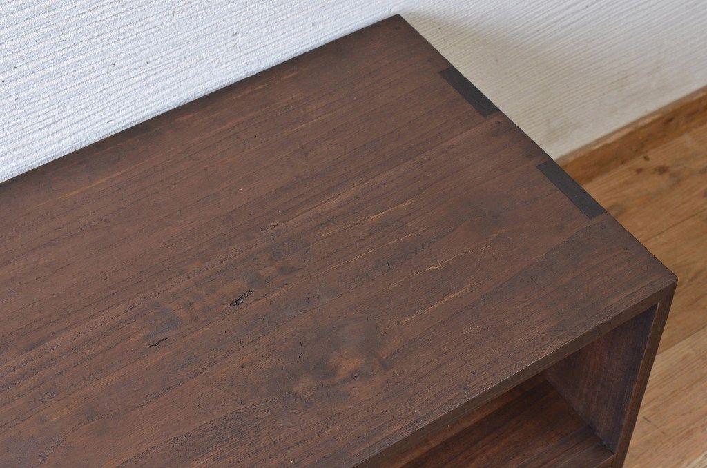 アンティーク家具　シンプルなアンティークローボード