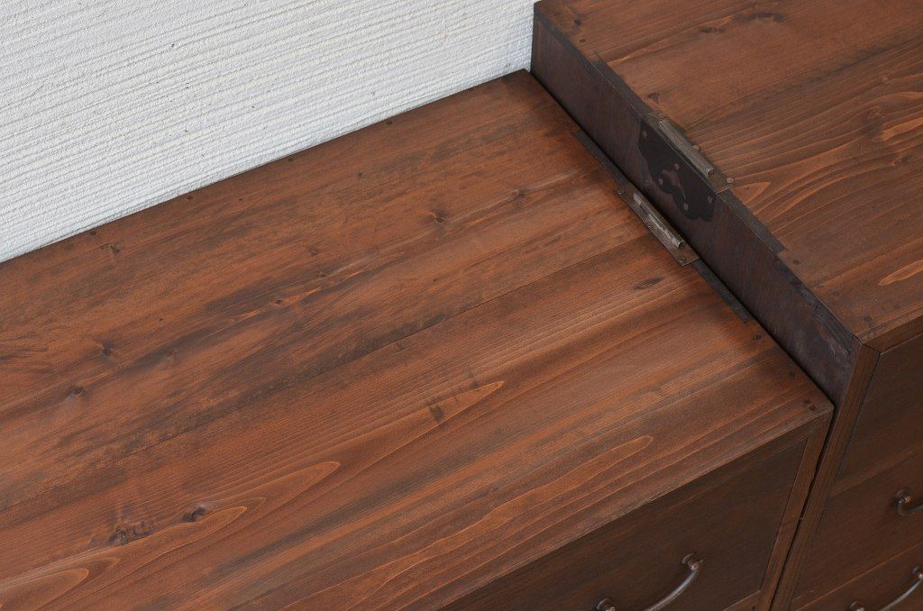 アンティーク家具　☆古い桐材の二段重ね箪笥(桐箪笥、桐たんす)