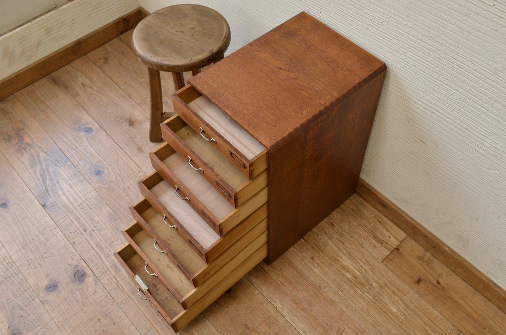 アンティーク家具　古いナラ材のネームプレート付きアンティーク小引き出し