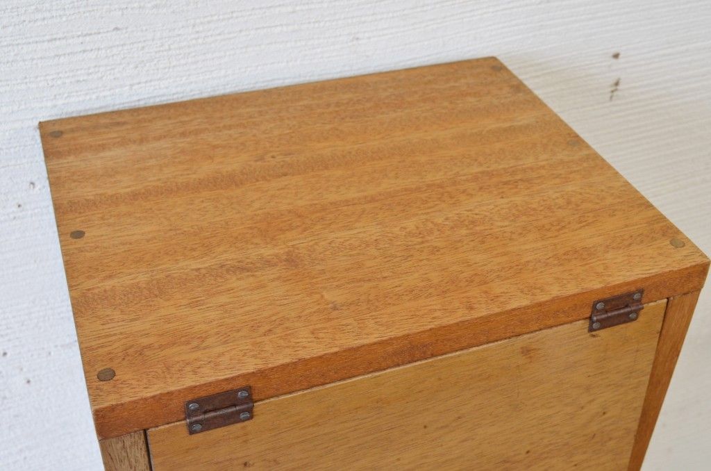 アンティーク家具　古材を使って製作したパタパタ収納棚4　(下駄箱)