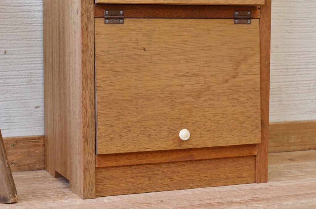 アンティーク家具　古材を使って製作したパタパタ収納棚4　(下駄箱)