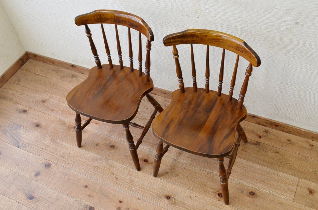 中古　メーカー不明作りの良いスティックバックチェア2脚