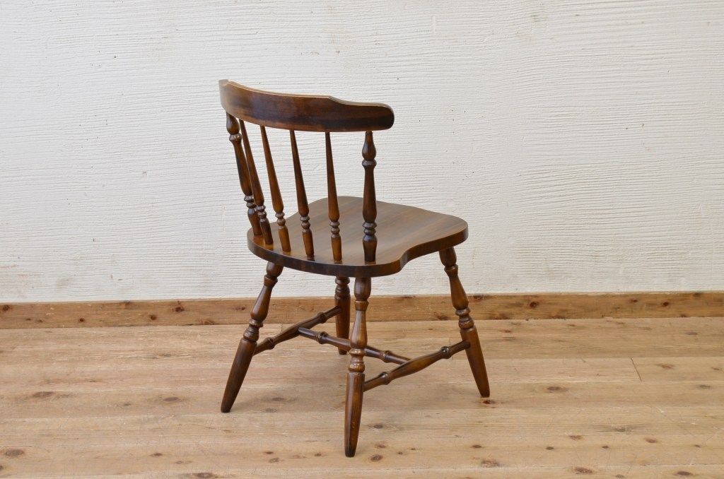 中古　メーカー不明作りの良いスティックバックチェア1脚2