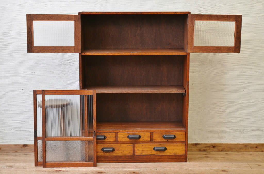 アンティーク家具　可愛いデザイン!変り型アンティーク収納棚(本棚)