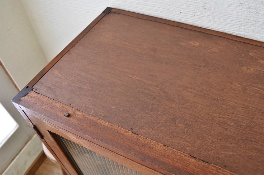 アンティーク家具　☆素敵なデザイン!二段重ねアンティーク収納棚(食器棚)