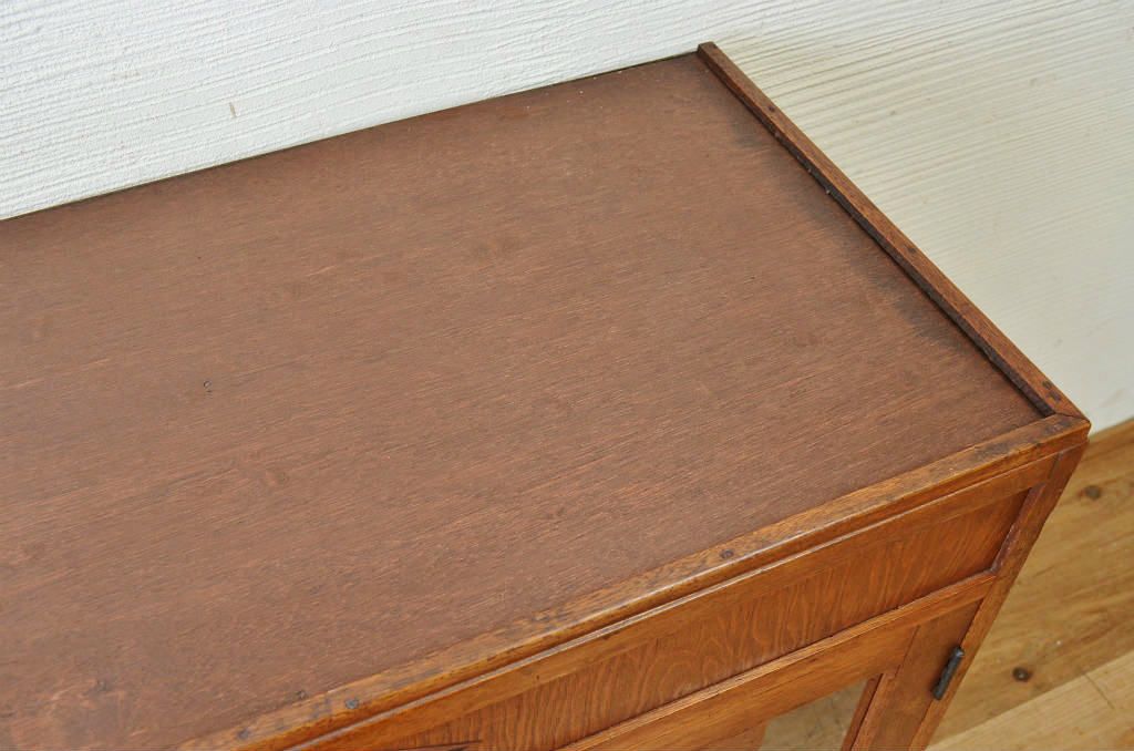 アンティーク家具　☆素敵なデザイン!二段重ねアンティーク収納棚(食器棚)