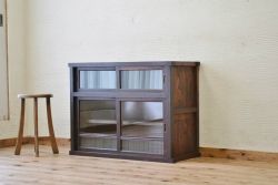 アンティーク家具　味わい深いモールガラス収納棚